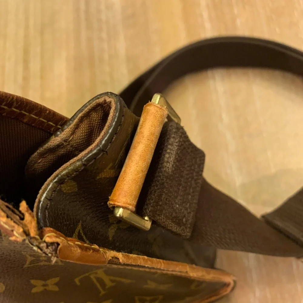 Authentic Louis Vuitton Brown Monogram Messenger Bag - Picture 9 of 16